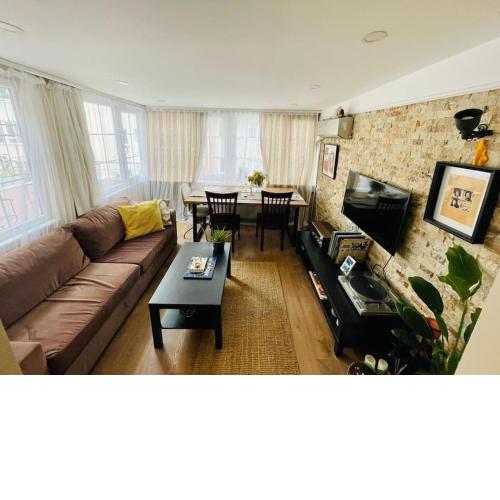 Terrace Flat in the Kadikoy Center