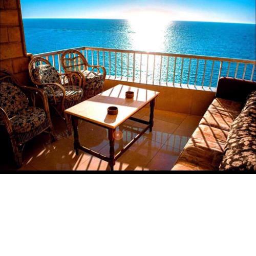 Terrace inside Sea - Stanley - Sea View - for Families only