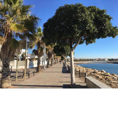 Terrasse vue mer a 20m plage Cambrils. Locamar Apt Lourdes
