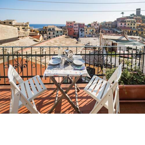 Thalassa Apartment with AC, Terrace and Views
