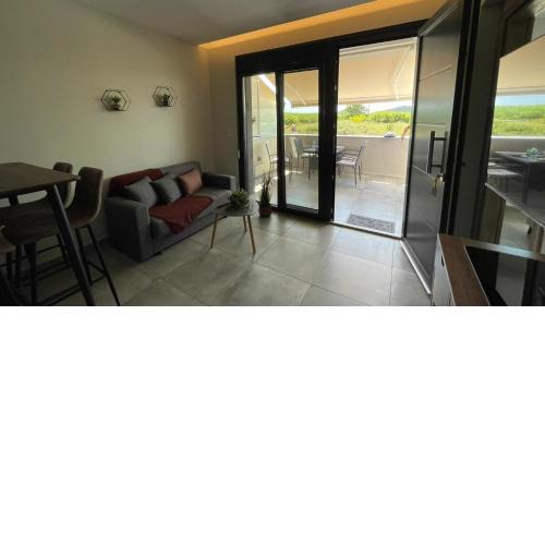 Thalassa Apartment