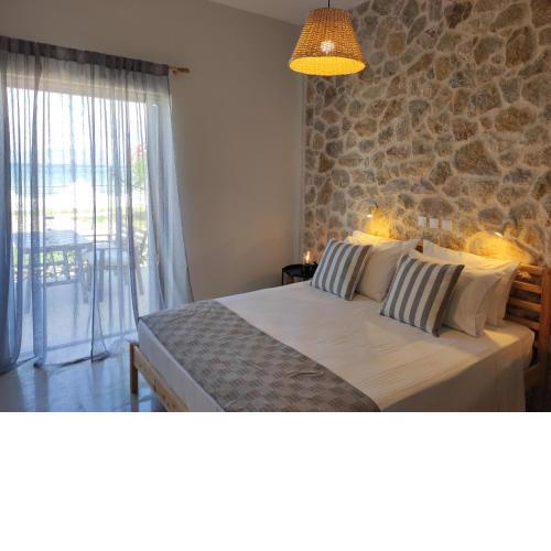 Thalassa Apartments & Studios