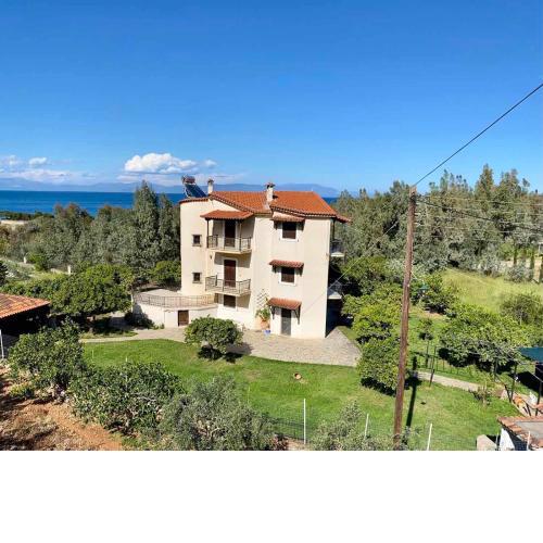 Thalatta and Oros Traditional Villa
