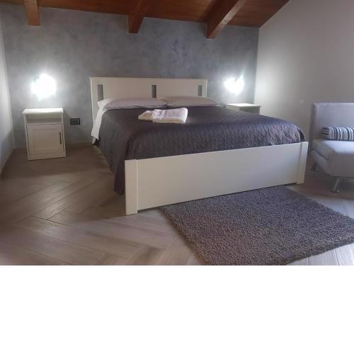 THE ATTIC ROOM