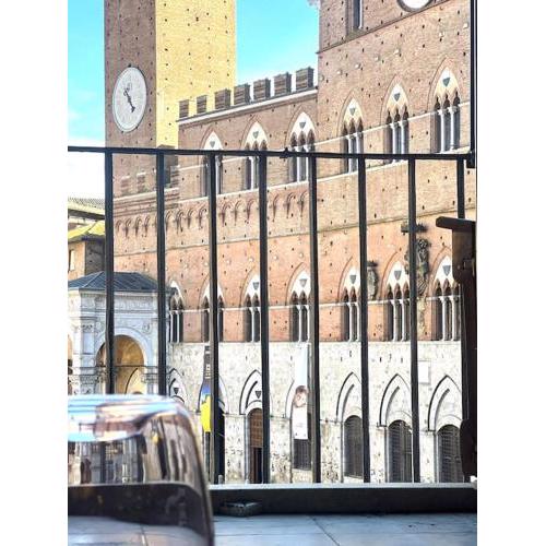 The Balcony Suite - affaccio su Piazza del Campo