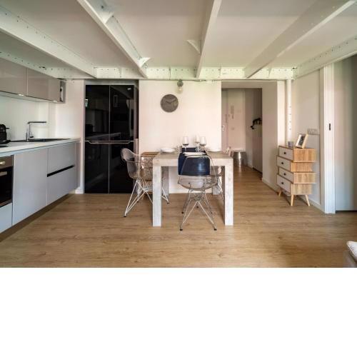 The Best Rent - Lovely loft with balcony near Piazza Vetra