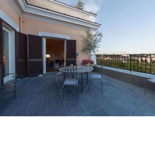 The Best Rent - Spacious apartment with terraces with panoramic view of Rome