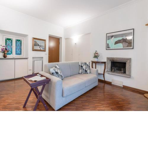 The Best Rent - Spacious one-bedroom apartment near the Columns of San Lorenzo