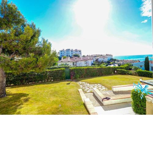 The Blue Island Loft by Hello Homes Sitges