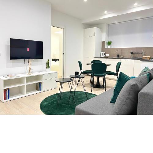The Boutique House - Treasure Trove - Emerald Suite