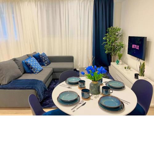 The Boutique House - Treasure Trove - Sapphire Suite