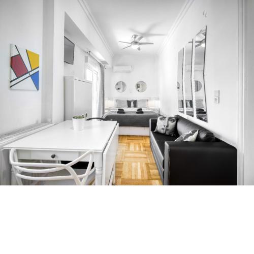 The Cactus Apartment with Large Sunny Balcony