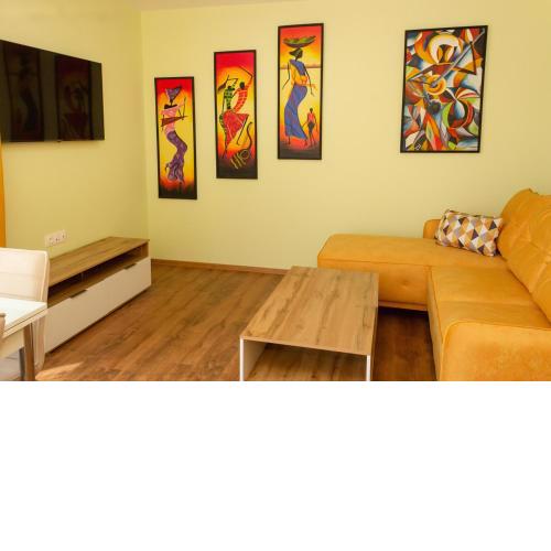 ~ The Citrus Flat ~ With a FREE parking spot