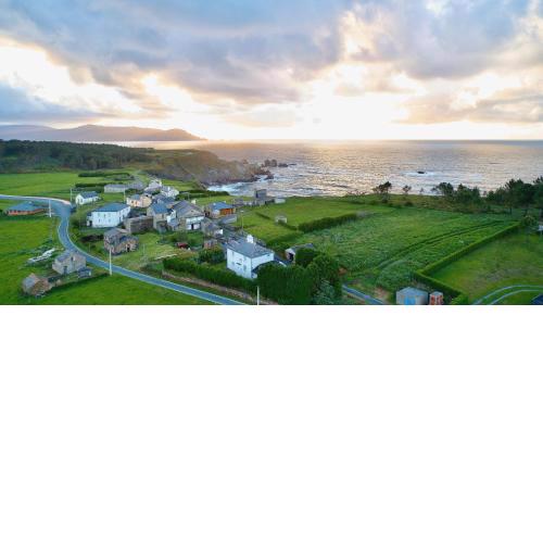 The Cliffs - Picon Seaside Cottage