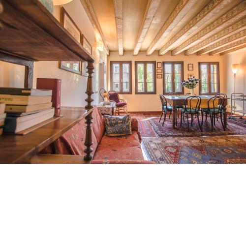 The Golden Tree, apartment in Venice