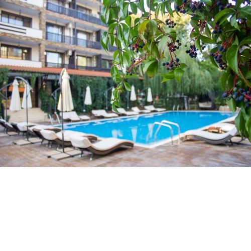 The Green Paradise Apartments