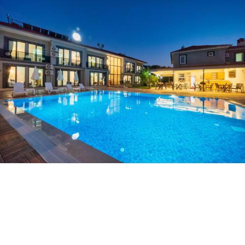 The Halcyon Rooms & Suites Hotel