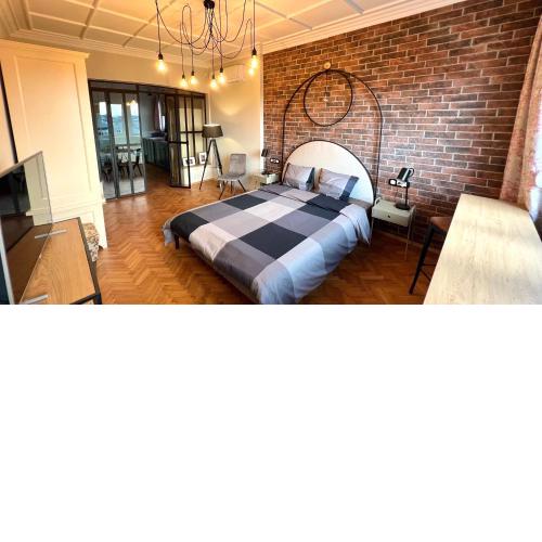 The Heart of the City Center Luxury Apartment 1
