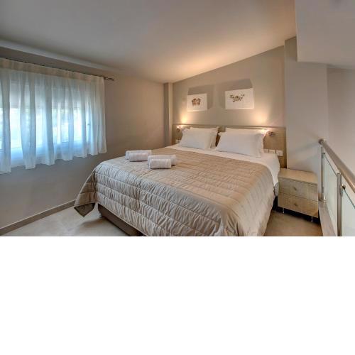 The House Of The Roses Seaview Superior Maisonette 3