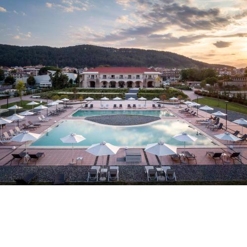 The Lake Hotel