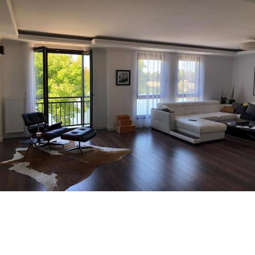 The Old Lake Suite - Tata