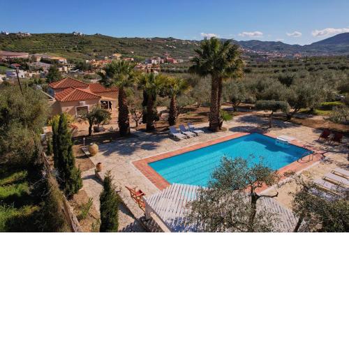 The Olive Grove Cottage with private swimming pool