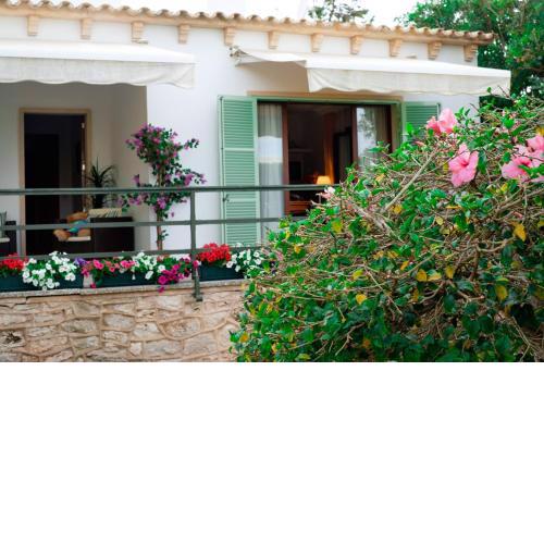 The Pretty Beach House (Cala Llombards)
