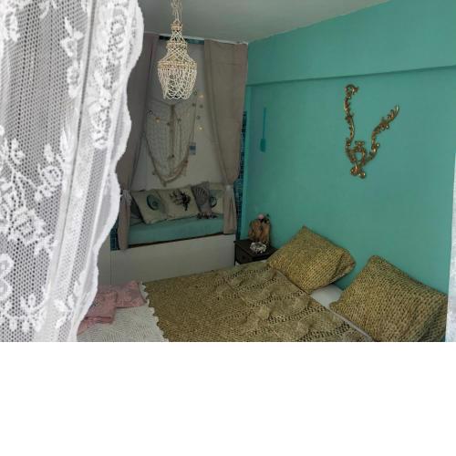The turquoise house