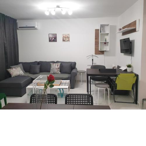 The Twins Varna 2 BR apt - 15 Tsani Ginchev Street, fl 3, apt 5