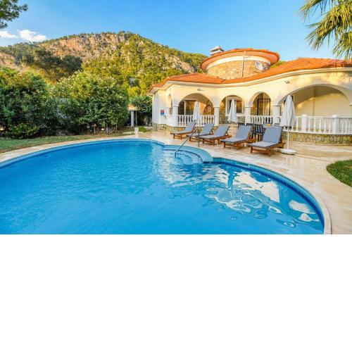 The Ultimate Villa in an Ideal Location, Dalaman Villa 1050