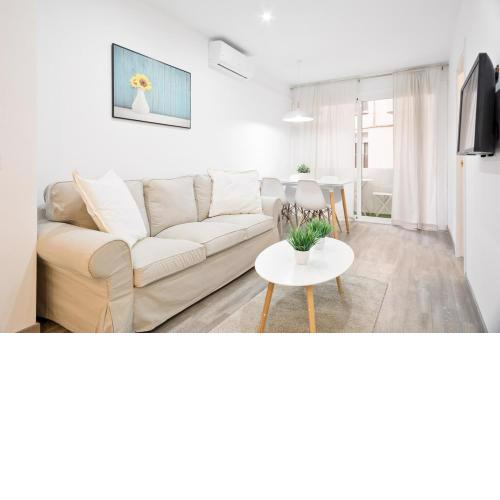 The White Flats Les Corts