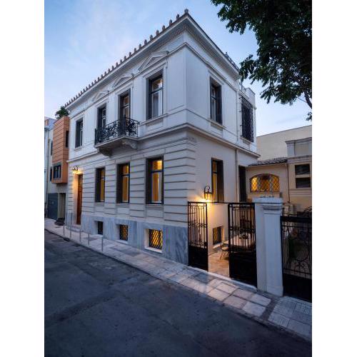 The White House in Plaka by JJ Hospitality
