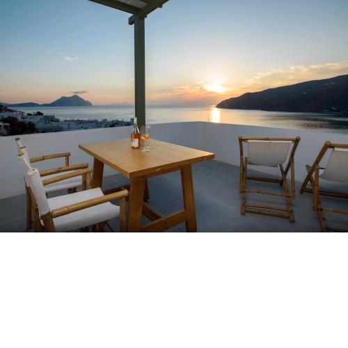 Theasis Suites