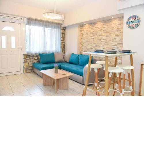 Theoni's Seaside Apartment