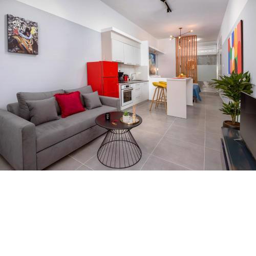 Theo's Cozy Apartment near Athens airport