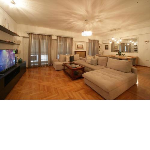 Thiras Lux Apartment