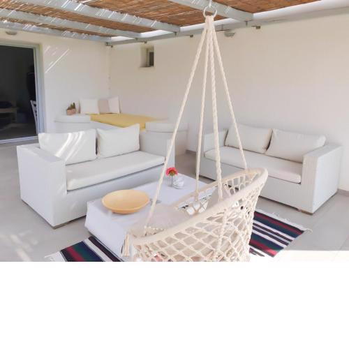 Thomas Apartments in Katapola