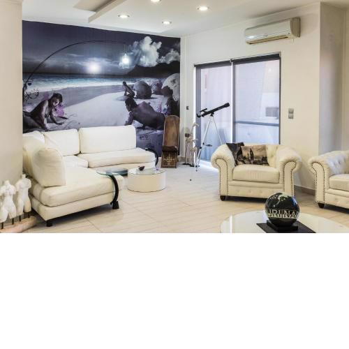 Thomis Beach Family Home