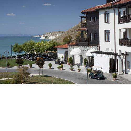 Thracian Cliffs Owners Apartments