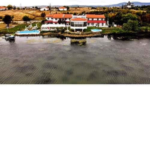 Thrassa Hotel