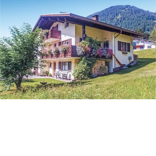Three-Bedroom Apartment in St. Gallenkirch