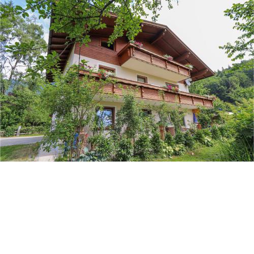 Three-Bedroom Apartment in Walchsee