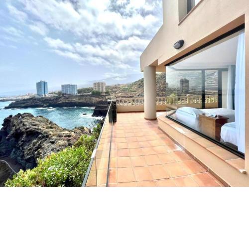 Three Bedroom Suite with Sea View,near the beach, heated pool y free wifi in all common areas