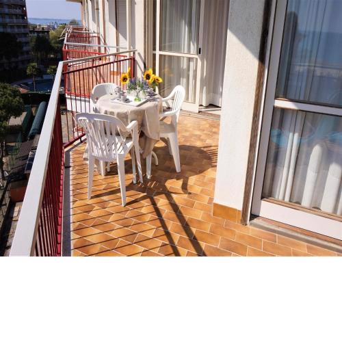 Three-room apartment in Residence with Sea View
