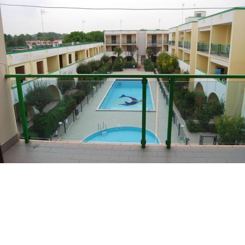 Three-room apartment with balcony, air conditioning and swimming pool