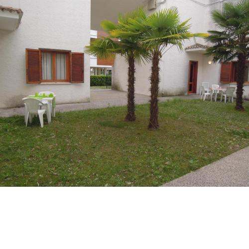 Three-room flat for 6 people with private garden - By Beahost Rentals