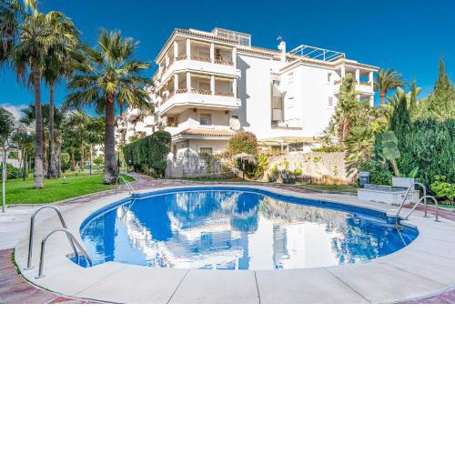 TIMON II, Luxury 3 bedroom Beachside Apartment