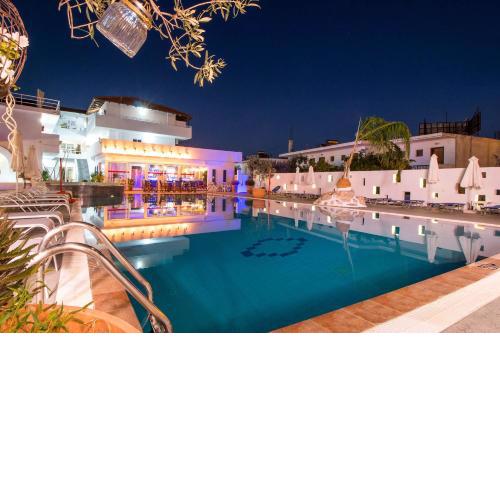 Tinas Plus Hotel
