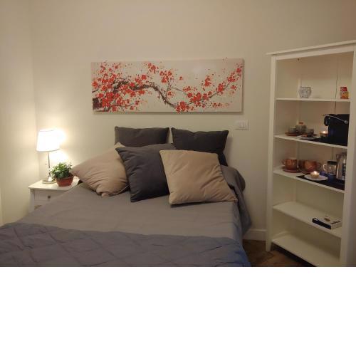 TINY ROOM