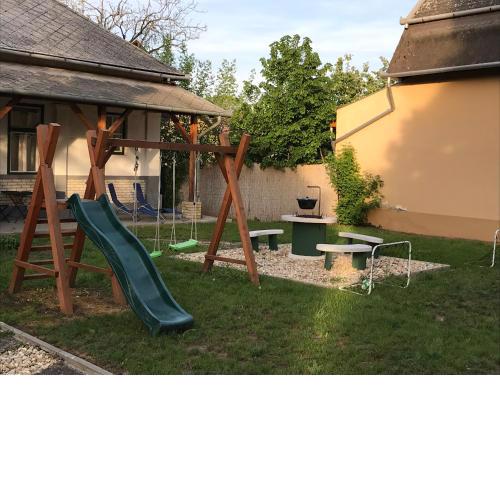 Tisza-Kert Apartmanok
